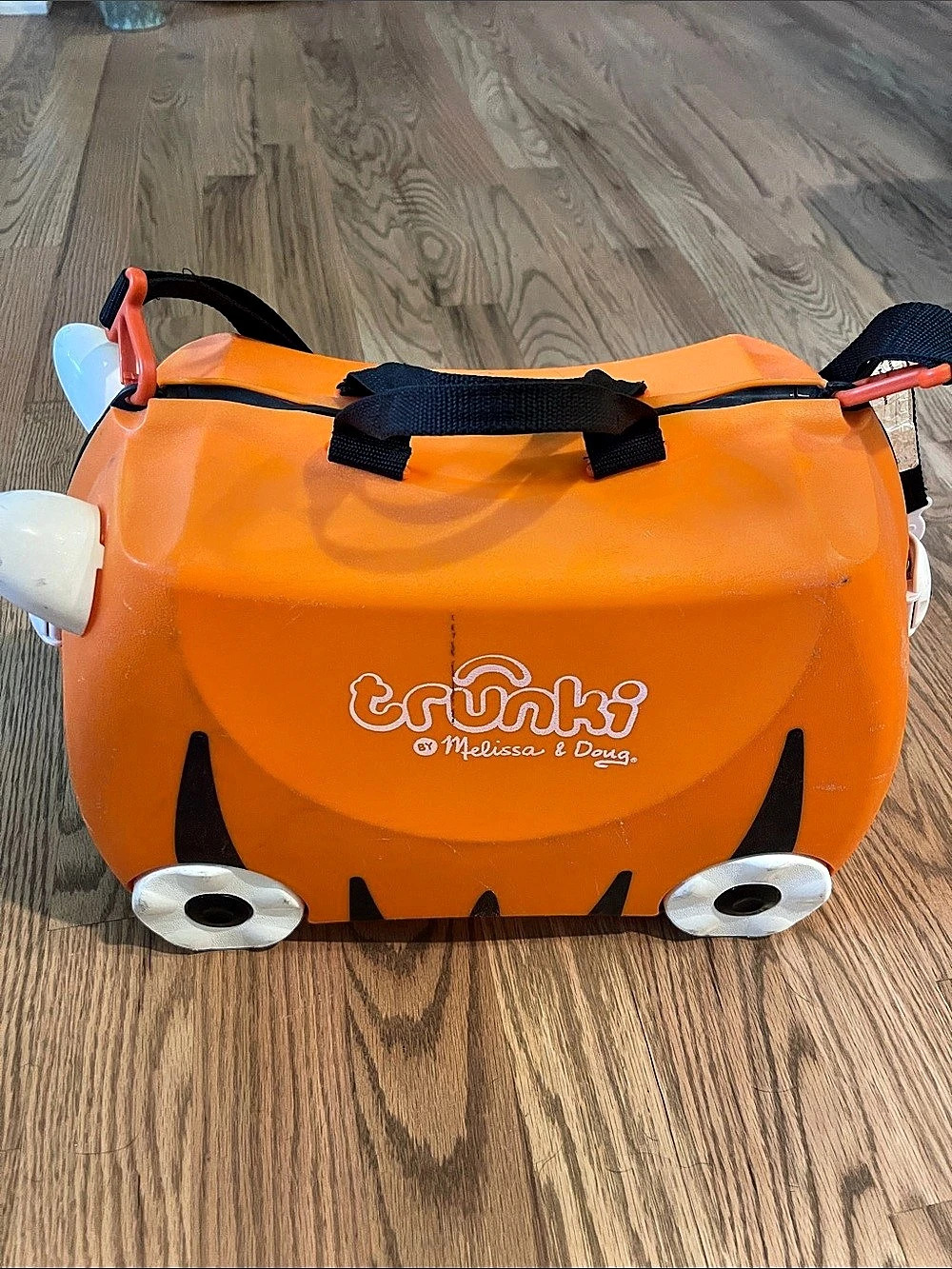 Trunki Ride-On Suitcase Orange - Picture 2 of 9